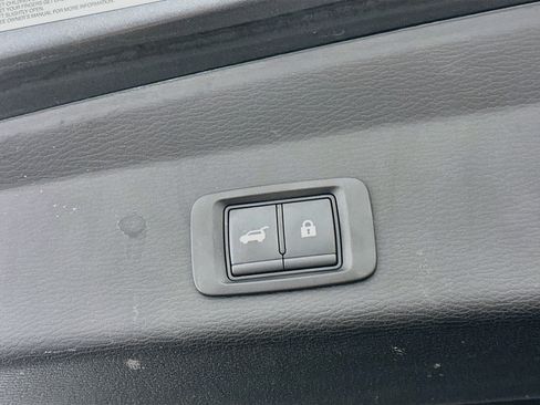 Used 2025 Mitsubishi Outlander SE AWD/4WD image 32