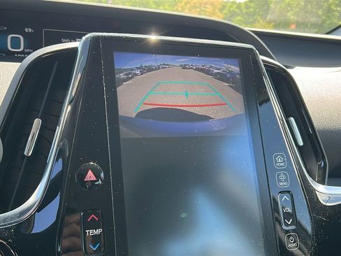 Used 2017 Toyota Prius Prime Advanced FWD image 19