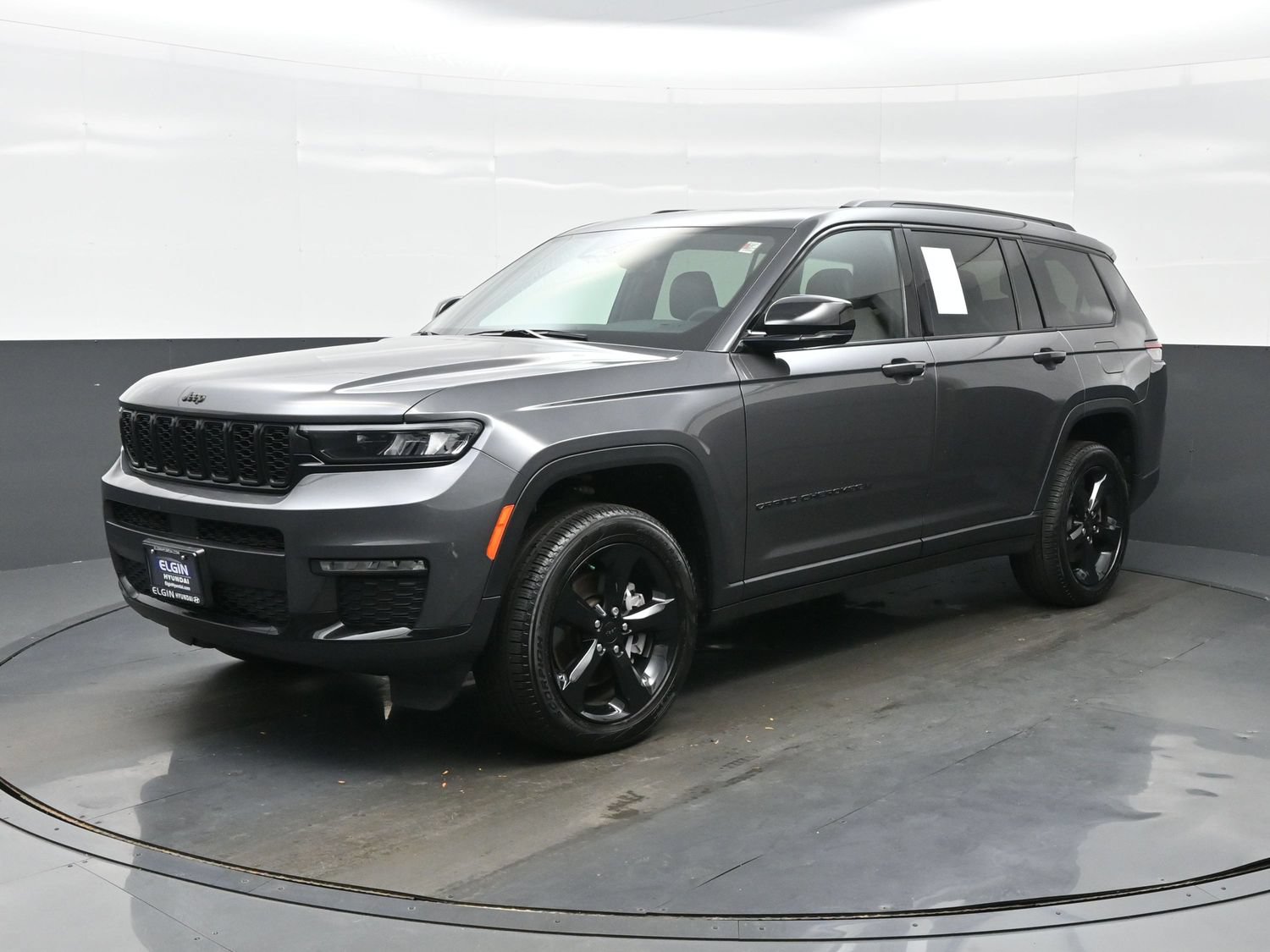 Used 2024 Jeep Grand Cherokee L Limited w/ Black Appearance Package AWD/4WD image 2