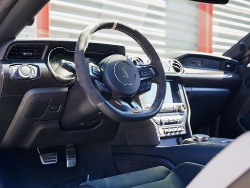 Used 2021 Ford Mustang Shelby GT500 w/ Carbon Fiber Track Pack image 16