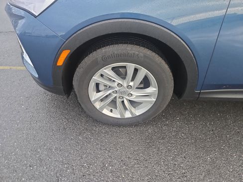 Used 2024 Buick Envista Preferred w/ Advanced Safety Package image 11