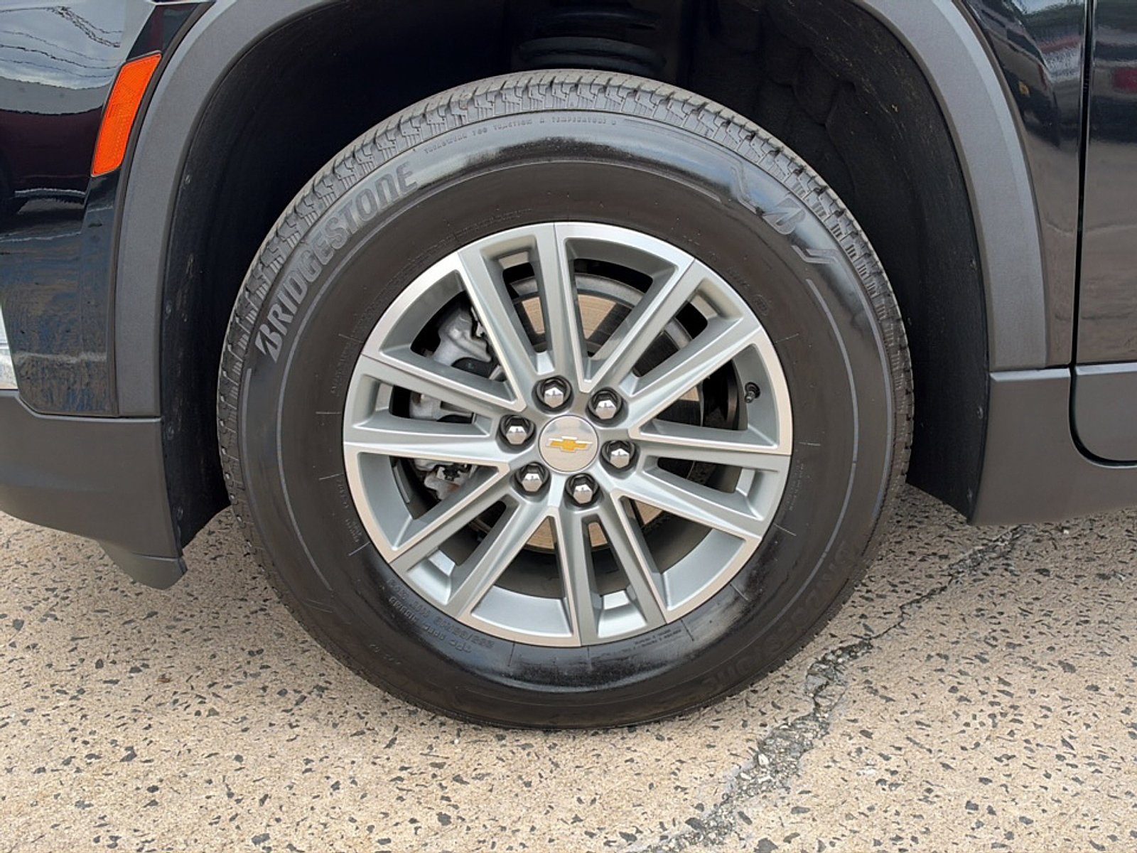 Used 2023 Chevrolet Traverse LT FWD image 44