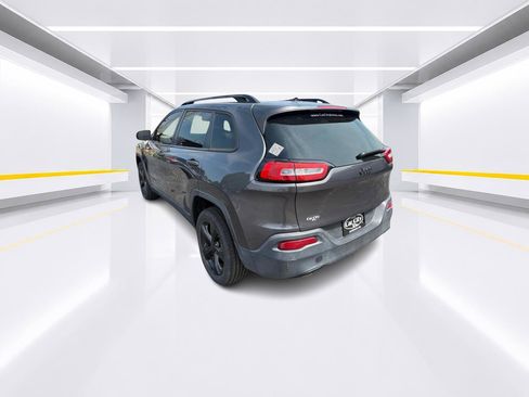 Used 2017 Jeep Cherokee Sport FWD image 6