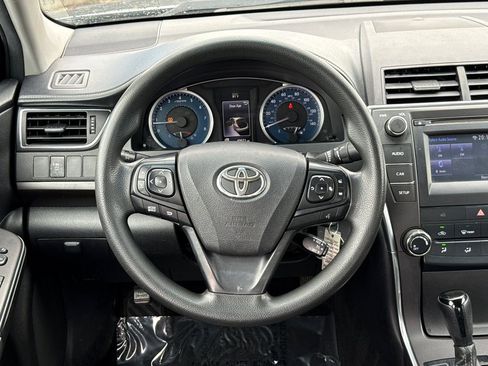 Used 2017 Toyota Camry LE FWD image 24