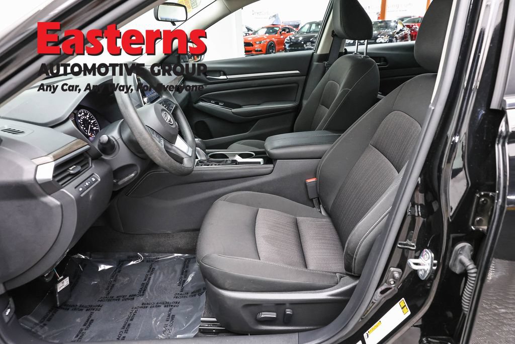 Used 2023 Nissan Altima 2.5 SV FWD image 16