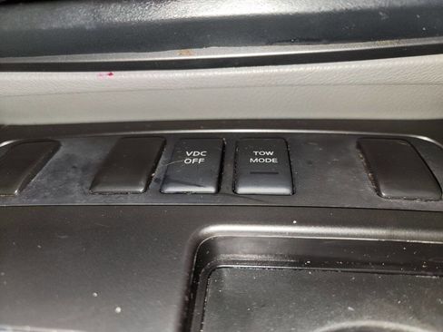 Used 2010 Nissan Armada Titanium w/ DVD Entertainment Pkg image 39