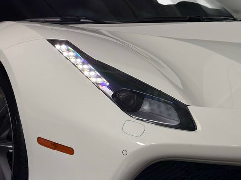 Used 2019 Ferrari 488 GTB RWD image 19