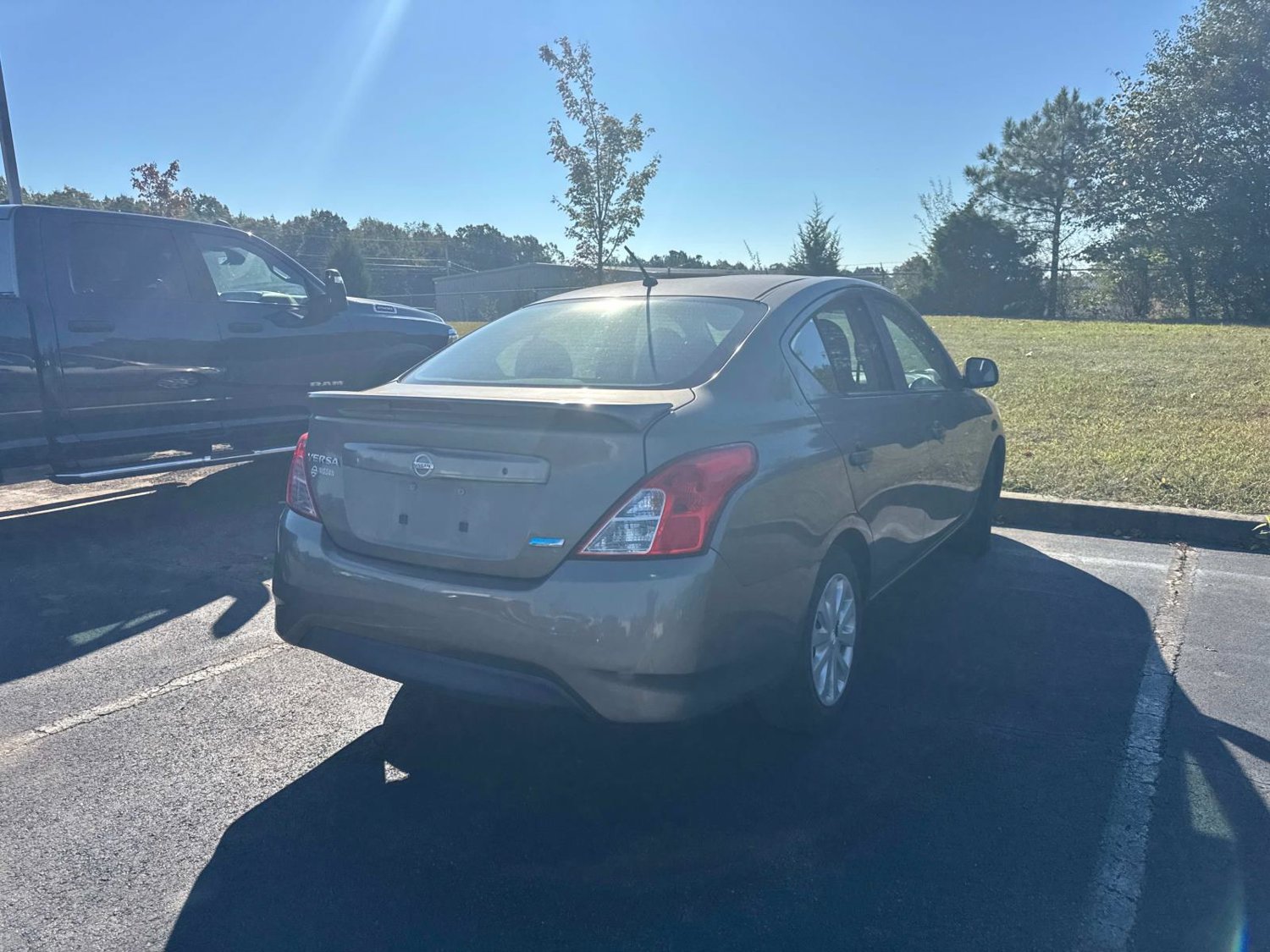 Used 2015 Nissan Versa S Plus FWD image 14
