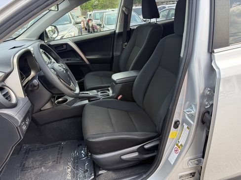 Used 2015 Toyota RAV4 LE FWD image 7