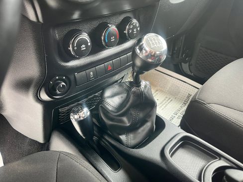 Used 2015 Jeep Wrangler Sport w/ Quick Order Package 23S image 31