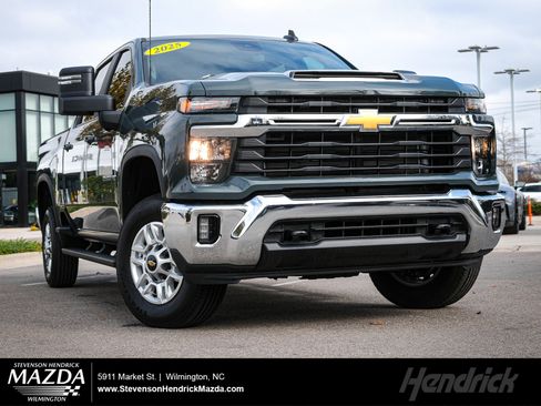Used 2025 Chevrolet Silverado 2500 LT image 1