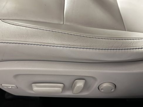 Used 2018 Toyota Highlander XLE image 23