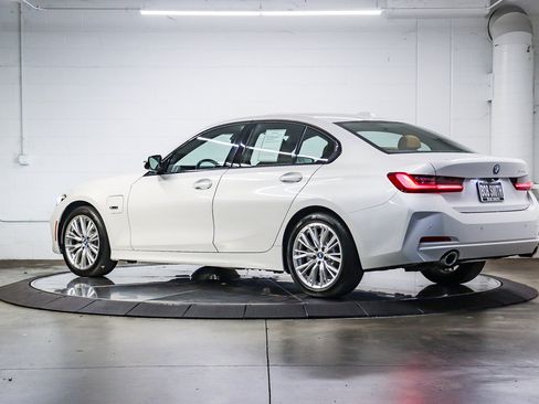 Used 2023 BMW 330e w/ Premium Package RWD image 4