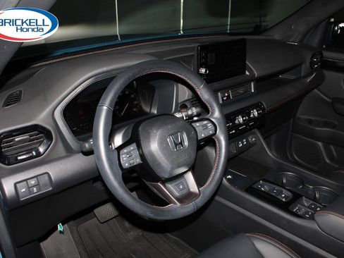 Used 2024 Honda Pilot TrailSport image 31