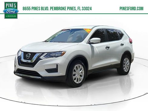 Used 2018 Nissan Rogue S FWD image 1