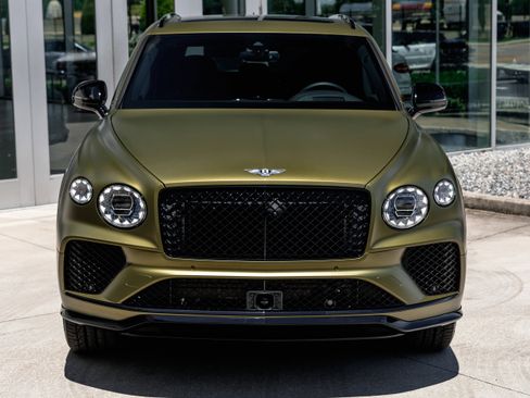 Used 2024 Bentley Bentayga image 28