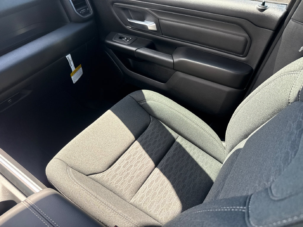 New 2027 RAM 1500 Express AWD/4WD image 16