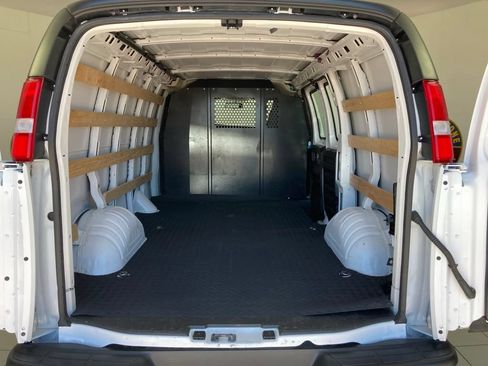 Used 2025 GMC Savana 2500 w/ Driver Convenience Package RWD image 18