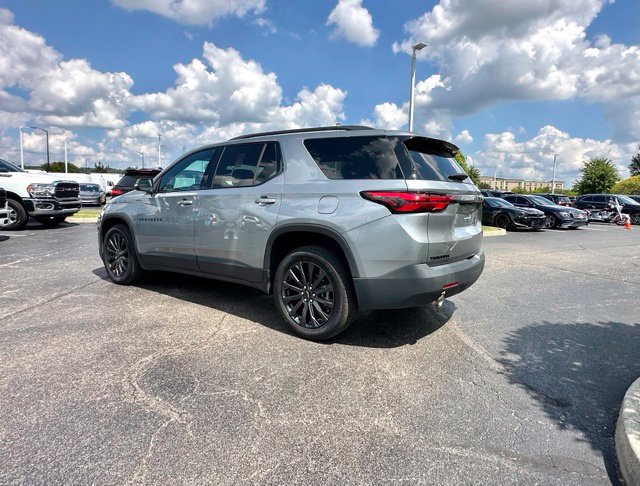 Used 2023 Chevrolet Traverse RS FWD image 8