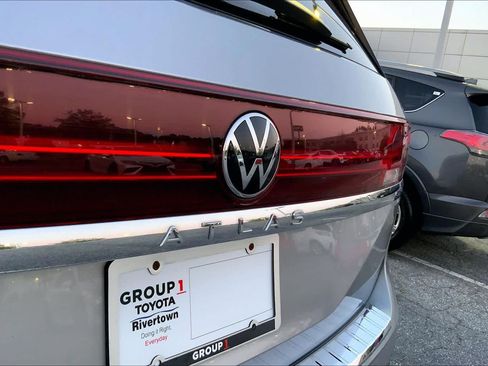 Used 2024 Volkswagen Atlas SE FWD image 9