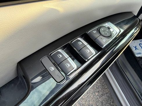 Certified 2024 Kia Carnival EX FWD image 13
