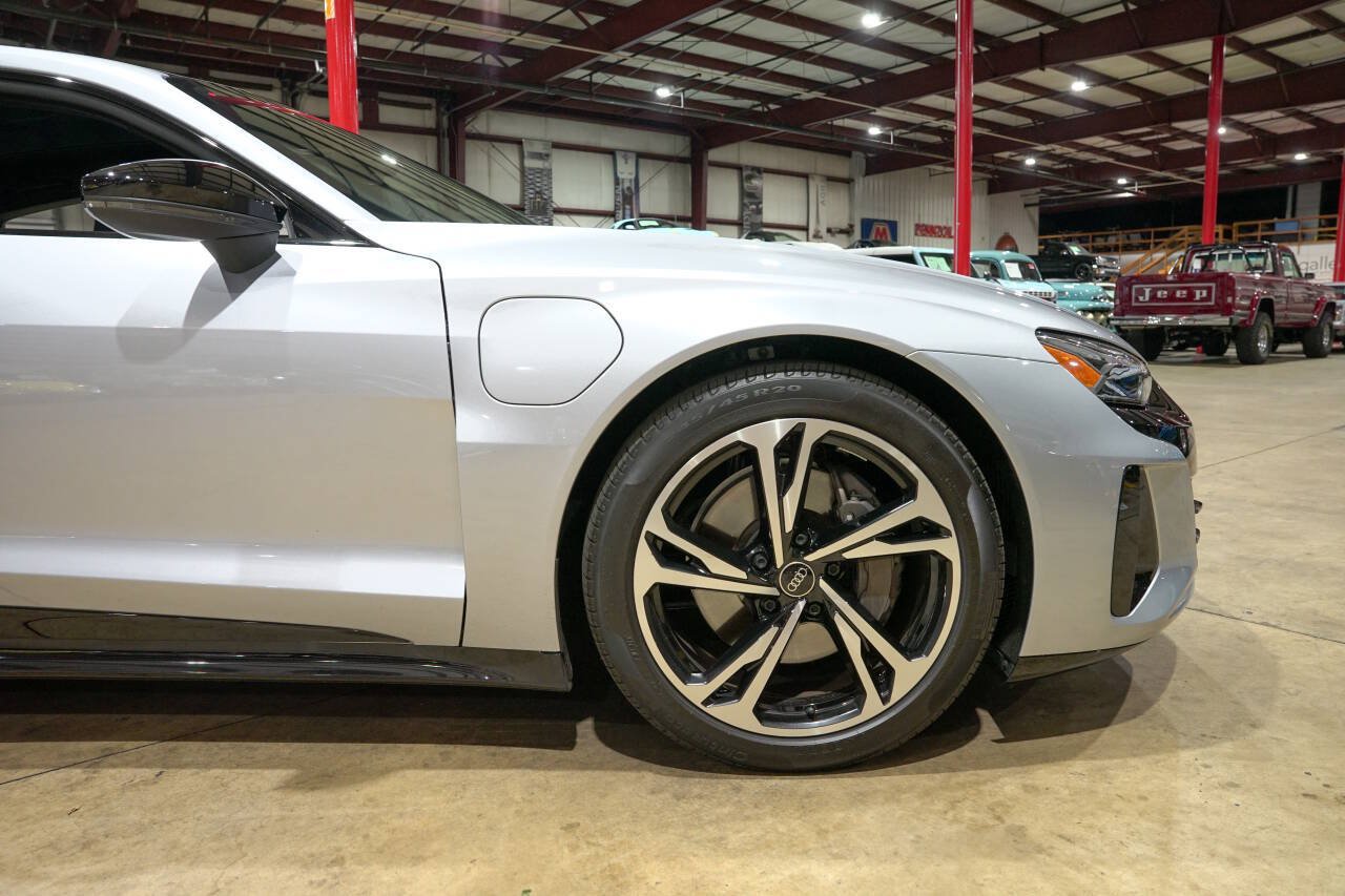 Used 2022 Audi e-tron GT Premium Plus w/ Performance Package AWD/4WD image 11