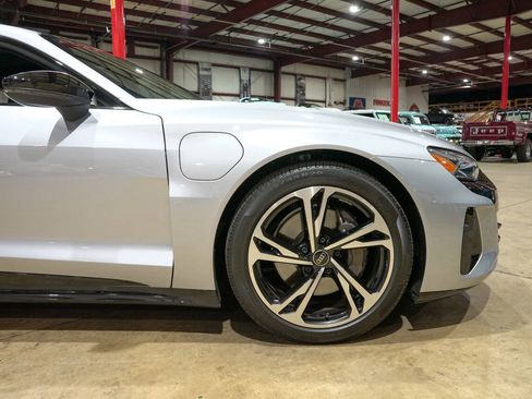 Used 2022 Audi e-tron GT Premium Plus w/ Performance Package AWD/4WD image 11