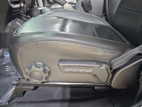 Used 2021 Jeep Gladiator Overland w/ Advanced Safety Group image 27