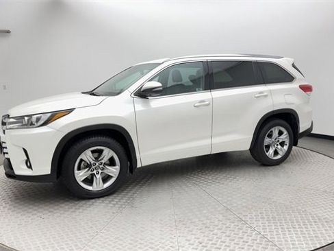 Used 2018 Toyota Highlander Limited image 6