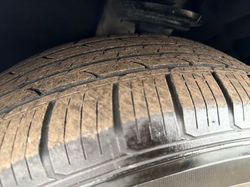 Used 2022 Buick Enclave Essence w/ Trailering Package, 5000 lbs. image 32