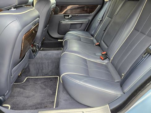 Used 2011 Jaguar XJ L image 9