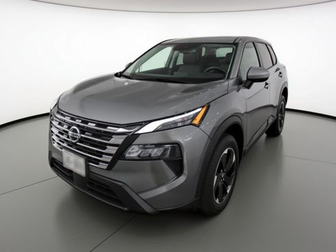 Used 2025 Nissan Rogue SV AWD/4WD image 3