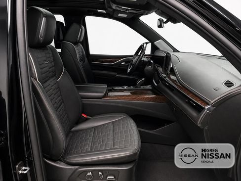 Used 2022 Cadillac Escalade Sport Platinum AWD/4WD image 11