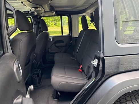 Used 2022 Jeep Wrangler Unlimited Sport AWD/4WD image 8