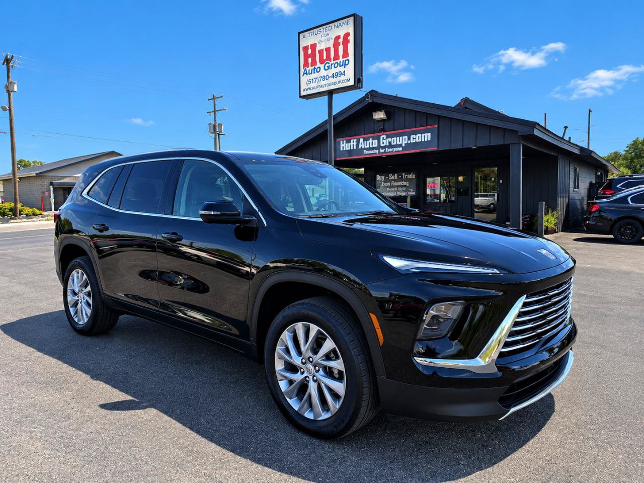 Used 2025 Buick Enclave Preferred FWD image 1