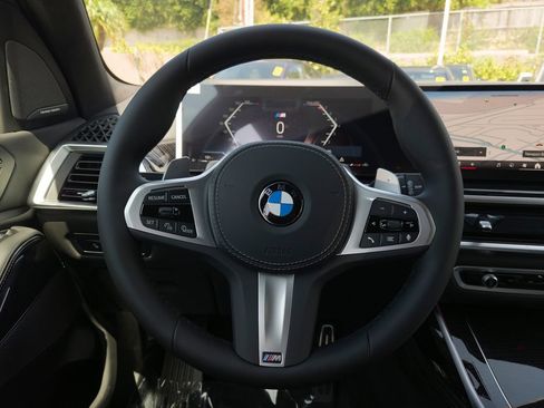 New 2027 BMW X7 xDrive40i w/ M Sport Package AWD/4WD image 14