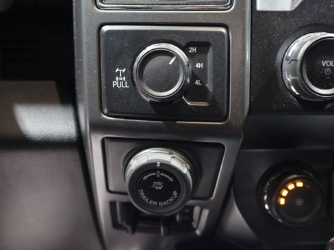 Used 2020 Ford F150 XLT w/ Equipment Group 302A Luxury AWD/4WD image 32