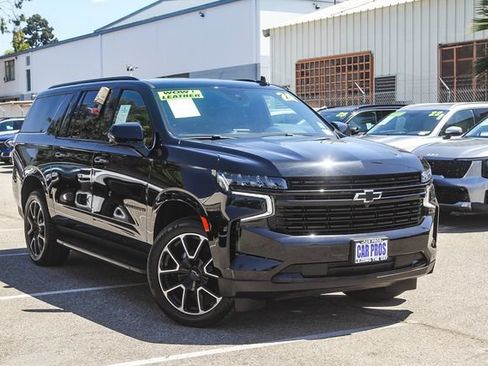 Used 2024 Chevrolet Suburban RST w/ Luxury Package RWD image 2