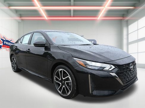 Used 2025 Nissan Sentra SR FWD image 4