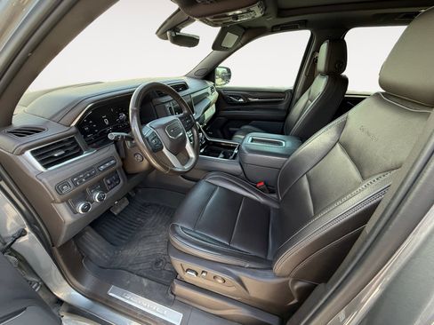 Used 2022 GMC Yukon XL Denali w/ Denali Premium Package RWD image 18