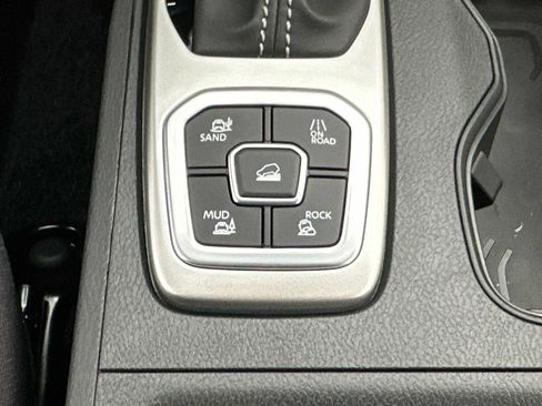 New 2026 Nissan Frontier SV w/ SV Convenience Package image 33