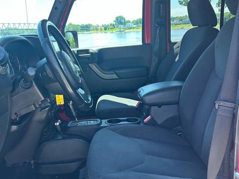 Used 2016 Jeep Wrangler Unlimited Sport w/ Quick Order Package 24S AWD/4WD image 9