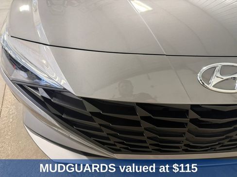 Used 2023 Hyundai Elantra SE FWD image 5