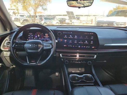 Used 2024 Chevrolet Traverse RS image 10