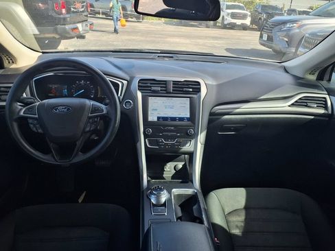 Used 2020 Ford Fusion SE FWD image 3