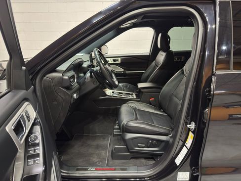 Used 2022 Ford Explorer ST w/ ST Street Pack image 15