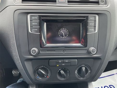 Used 2016 Volkswagen Jetta S image 25