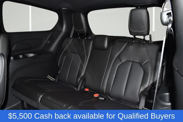 New 2026 Chrysler Pacifica Select AWD/4WD image 38