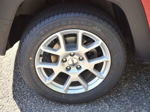 Used 2022 Jeep Renegade Latitude image 11