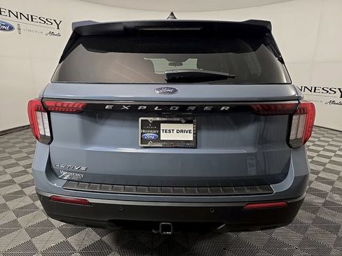 Used 2026 Ford Explorer Active RWD image 6
